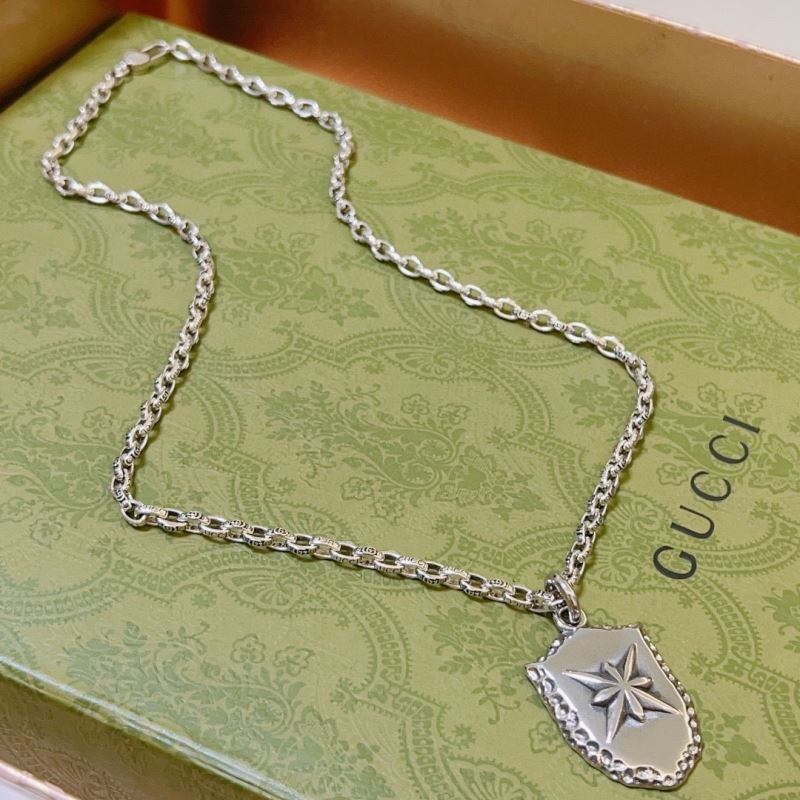 G*u*i necklaces